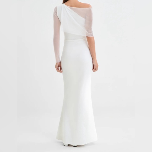 Elegant One Shoulder White Dress - Picture 6 of 16